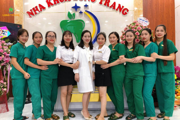 https://www.nhakhoalongtrang.com/wp-content/uploads/2022/01/4-1.png